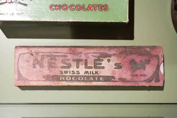 Zagreb 'deki Çikolata Müzesi' nin sergisi. Nestle çikolatasının eski kapağı