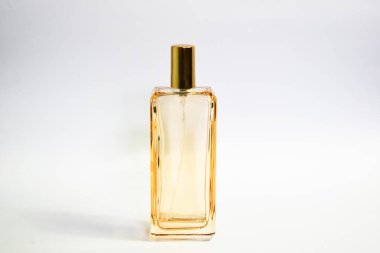 Şeffaf Altın Şişe Parfümü tasarım için izole edilmiş beyaz arkaplan