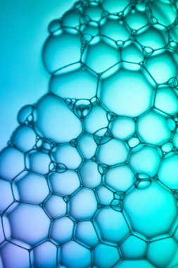 Soyut arka plan biyoloji, makro fotoğraf köpüğü ve eğimli su. Molekül çoklu renk sırtı