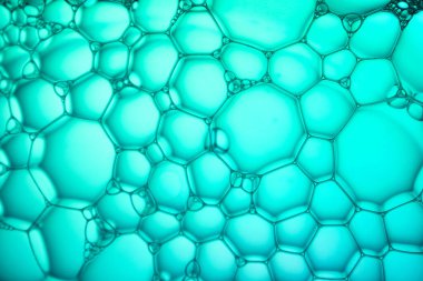 Soyut arka plan biyoloji, makro fotoğraf köpüğü ve eğimli su. Molekül çoklu renk sırtı