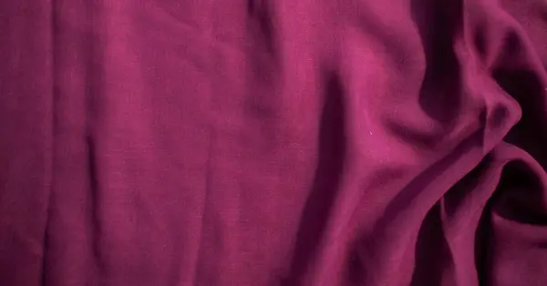 Yumuşak mor kumaş dalgalı buruşuk arkaplan dokusu kopyalama alanı ile.