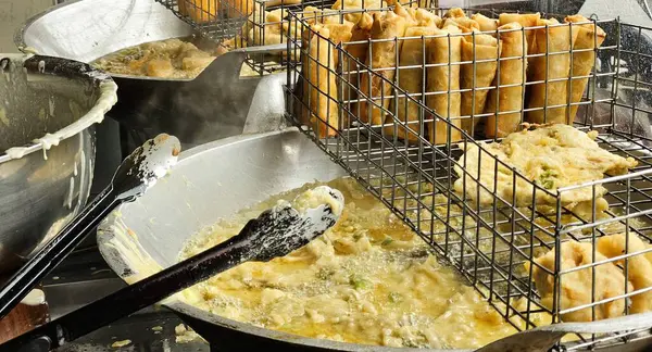 Gorengan ya da Fried Food Endonezya 'da popüler bir atıştırmalık çeşididir.