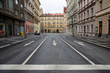 Prag 'ın merkezindeki binalar ve sokaklar