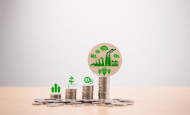 Karbon kredi yeşil iş konsepti. Sürdürülebilir para yatırımı için banka finansmanı. Yeşil yaprak ayak izi ikonu. Tahvil borsası, vergi fonu ticareti. Düşük CO2 emisyonları, net sıfır teknolojisi