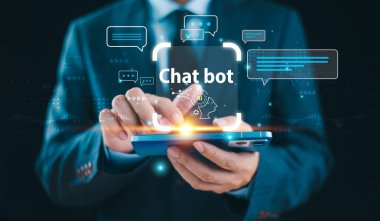 Yapay zeka, yapay zeka ya da analitik yazılım bilgisayar sitesi. İşadamı, uzman teknolojisi AI ile iş yapıyor. Sohbet robotu, sohbet yapay zekası, CRM kodu. Büyük veri teknolojisi aracı arka planı