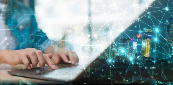 Piyasa çözümü küresel ağ arka planı. İşadamı dizüstü bilgisayar ofisi kullanıyor. İş dünyası internet bağlantısı. Teknoloji dijital pazarlama, finansal bankacılık, Dijital bağlantı teknolojisi büyük veri kavramı
