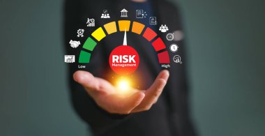 Risk yönetimi göstergesi konsepti. İş yatırımlarını değerlendir, matris kontrol teknolojisini planla. İnternet ağı tahmin değerlendirmesi, uluslararası mali güvenlik stratejisi geçmişi