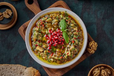 Baba ghanoush cevizli aperatif tabağı