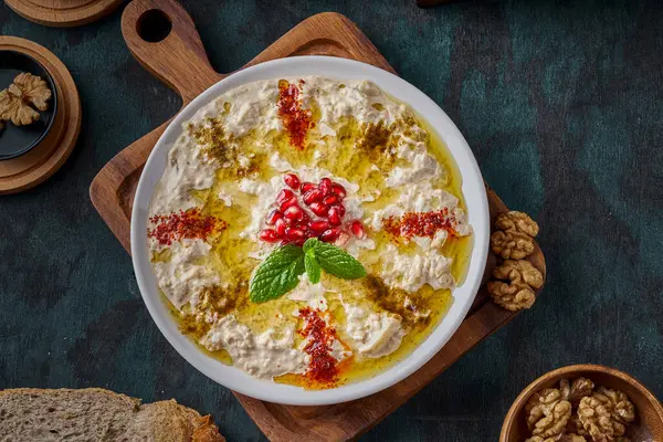 Baba ghanoush cevizli aperatif tabağı