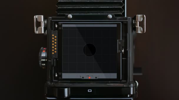 关闭一个黑色相机的运动设计动画 — 图库视频影像