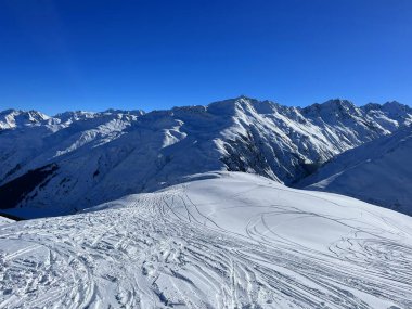 İsviçre Alplerinde kış manzarası