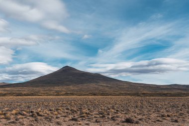 Patagonya 'dan geçiyor. sonsuzluk ve sessizlik.