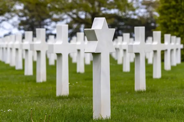 Amerikansk Kyrkogård Normandie Med Kors Och Davids Stjärna — Stockfoto