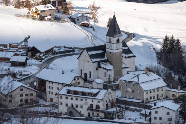 Graubunden Motor Bölgesi Tarasp Köyü