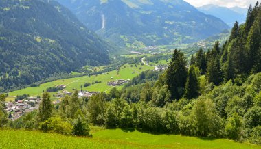 İsviçre Vadisi. Graubunden - llanz - trun