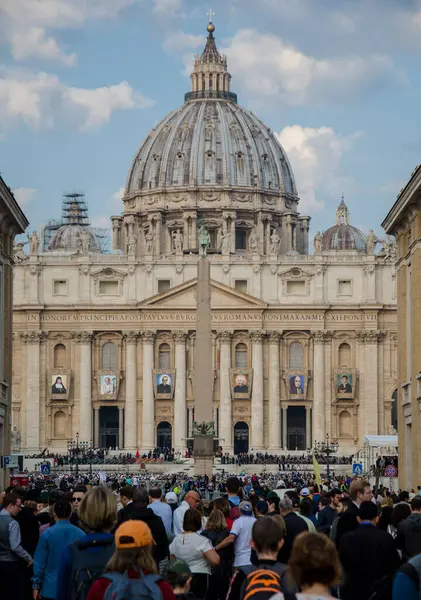 Vatican Visa Med Massor Människor — Stockfoto