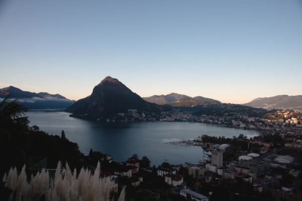 Lugano Gölü Nde Mükemmel Bir Gün Doğumu Sviçre Yavaş Çekimde — Stok video
