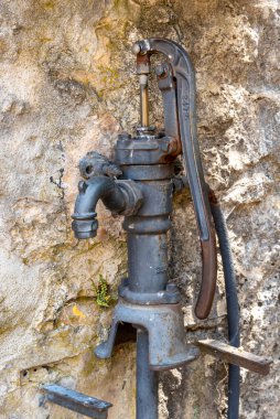 Eski su pompası hala Provence, Fransa 'da kullanılıyor