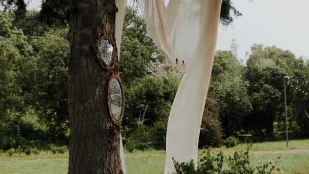 Διακόσμηση Τελετής Γάμου Ρουστίκ Vintage Γαμήλια Τελετή Στο Δάσος Υψηλής — Αρχείο Βίντεο