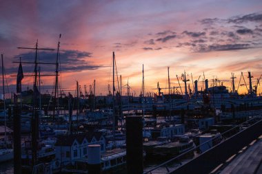 Deniz Hamburg üzerinde gün batımı, Almanya - 2019