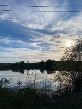 Nehirli güzel bir manzara