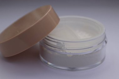 yüz kremi ve nemlendirici kavanoz