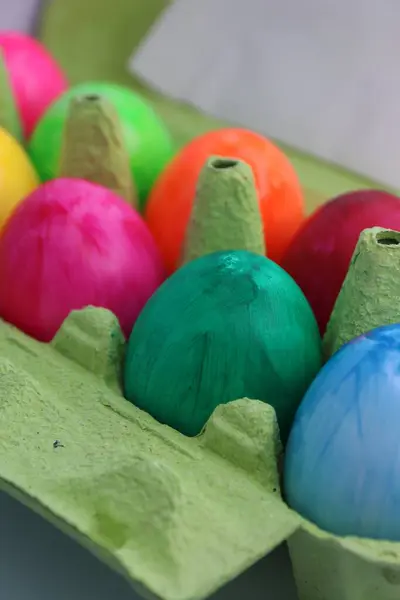 Paskalya için renkli yumurtalar