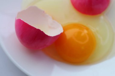 Mutfaktaki yemek manzarasını kapat.