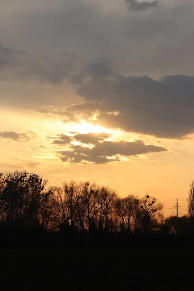 İtalya kırsalında gün batımı