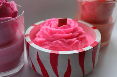  mum, şakayık mumu, pembe şakayık, el yapımı mum, soya mumu, el yapımı, hediye, pembe, kırmızı, beyaz