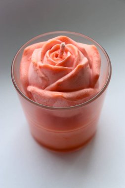 mum, mum, turuncu gül, el yapımı mum, soya mumu, el yapımı, hediye, beyaz arka plan, dekor, ev dekorasyonu, gül, hediye, tatil, kutlama