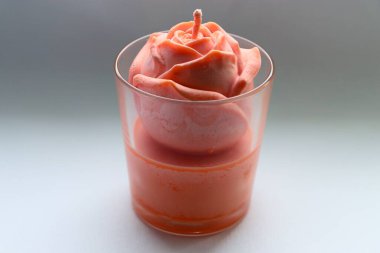 mum, mum, turuncu gül, el yapımı mum, soya mumu, el yapımı, hediye, beyaz arka plan, dekor, ev dekorasyonu, gül, hediye, tatil, kutlama