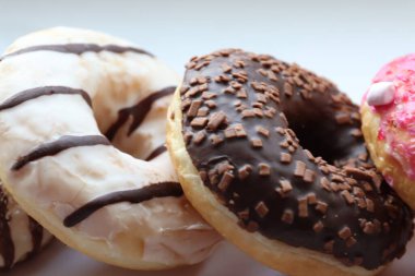 Çikolata ile lezzetli börekler