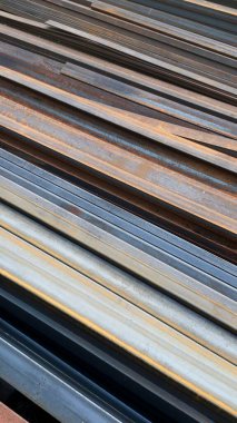 Yapı ve mühendislik çözümleri için birikmiş çelik profilleri endüstriyel dokular