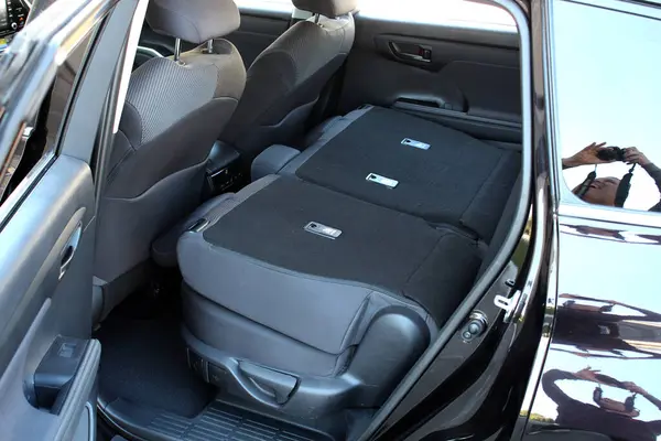 Arka sıra yolcu koltukları katlandı.