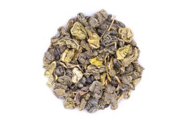 Katkı maddeleriyle çeşitli yeşil çay.