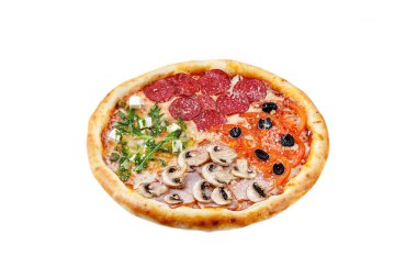 Et, sebze peynirli nefis İtalyan pizzası. Beyaz arka planda 4 mevsim izole edilmiş.,