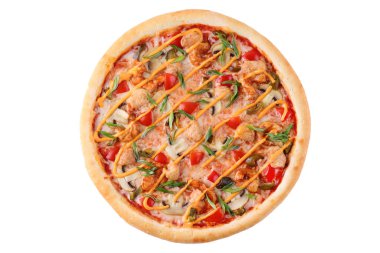 Taze malzemelerle dolu gurme bir pizzanın ve çıtır çıtır bir kabuğun üstünde lezzetli bir sosun tadını çıkar.