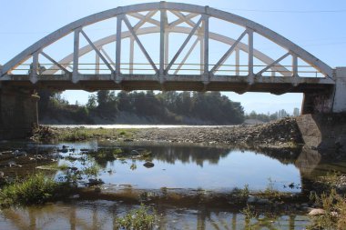 Linares, Şili 'de bir köprünün fotoğrafı