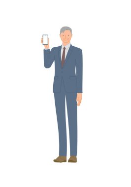 İş elbisesi içinde gülümseyen son sınıf öğrencisi: akıllı telefon tutuyor.