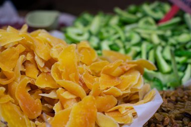 İspanya 'da bölgesel bir zanaatkar pazarında şekerlemeler