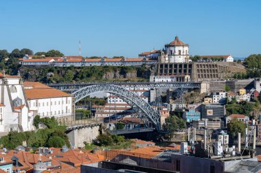 Porto 'nun Don Luis Köprüsü ve Pilar Manastırı' nın panoramik manzarası