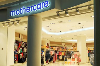 Thane, Maharashtra. Hindistan. 21 Ekim 2013. Thane, Maharashtra 'daki ilk Mothercare marka mağazası. Thane 'deki Viviana AVM' de kurulan çocuk ve anne ürünleri için tanınmış zincir.