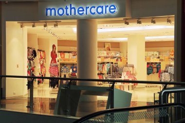 Thane, Maharashtra. Hindistan. 21 Ekim 2013. Thane, Maharashtra 'daki ilk Mothercare marka mağazası. Thane 'deki Viviana AVM' de kurulan çocuk ve anne ürünleri için tanınmış zincir.