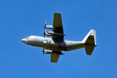 RAF Fairford, Gloucestershire, İngiltere - 22 Temmuz 2024: İsveç Hava Kuvvetleri Lockheed C-130H Herkül, 847, RAF Fairford, Gloucestershire, İngiltere