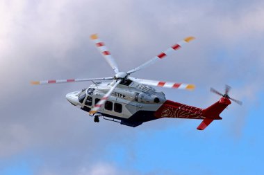 RAF Fairford, Gloucestershire, İngiltere - 22 Temmuz 2024: QinetiQ AgustaWestland Leonardo AW139 helikopteri, G-ETPP, 2024 RAF Fairford Royal International Air Tattoo