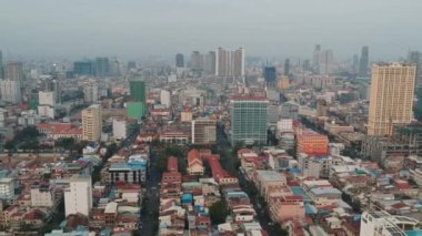 Phnom Penh Havacılık Şehri: Otel Çatısı 'ndan çarpıcı Kamboçya Şehir Manzarası