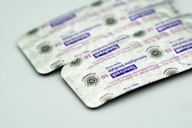 Tensivask Amlodipine 10 mg kan akışını iyileştirerek hipertansiyonu etkili bir şekilde yönetir, kalp krizi veya felç gibi kardiyovasküler riskleri azaltır.