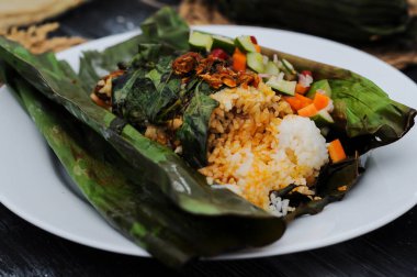 Nasi bakar (Endonezya dilinde 