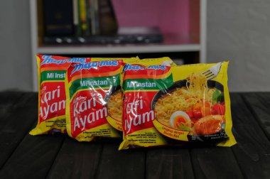 Riau-Endonezya, 1 Temmuz 2024: Hint usulü körili tavuk